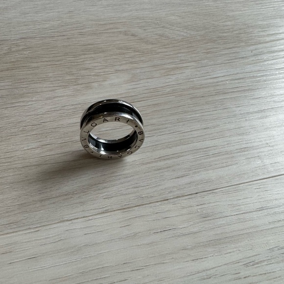 Designer inspired silver ring - Picture 2 of 4